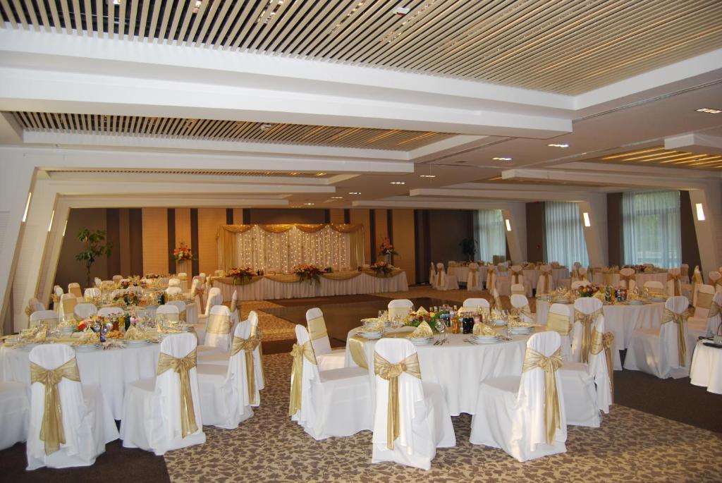 Hotel Pagony Wellness Nyíregyháza Dış mekan fotoğraf