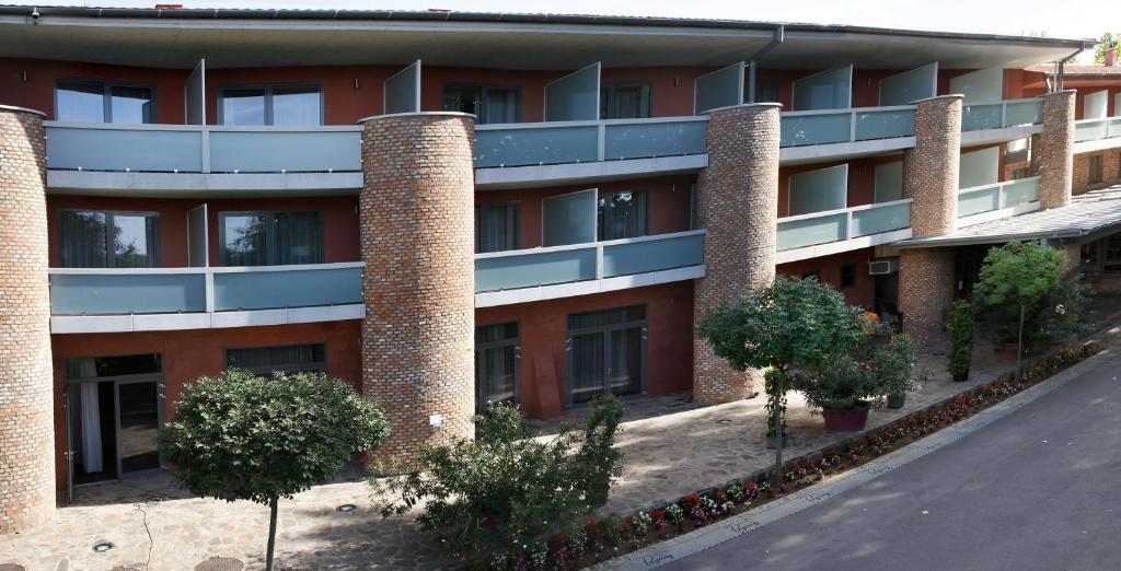 Hotel Pagony Wellness Nyíregyháza Dış mekan fotoğraf