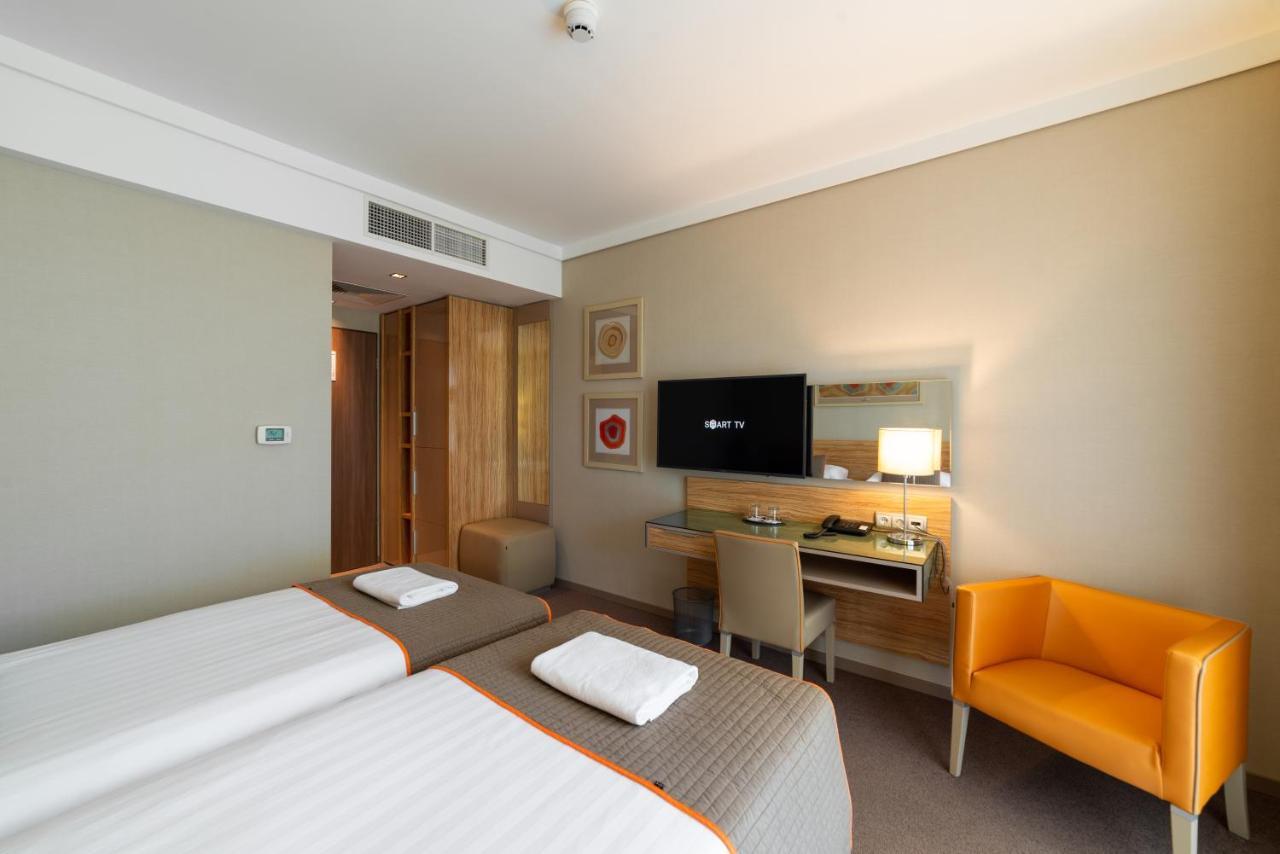 Hotel Pagony Wellness Nyíregyháza Dış mekan fotoğraf